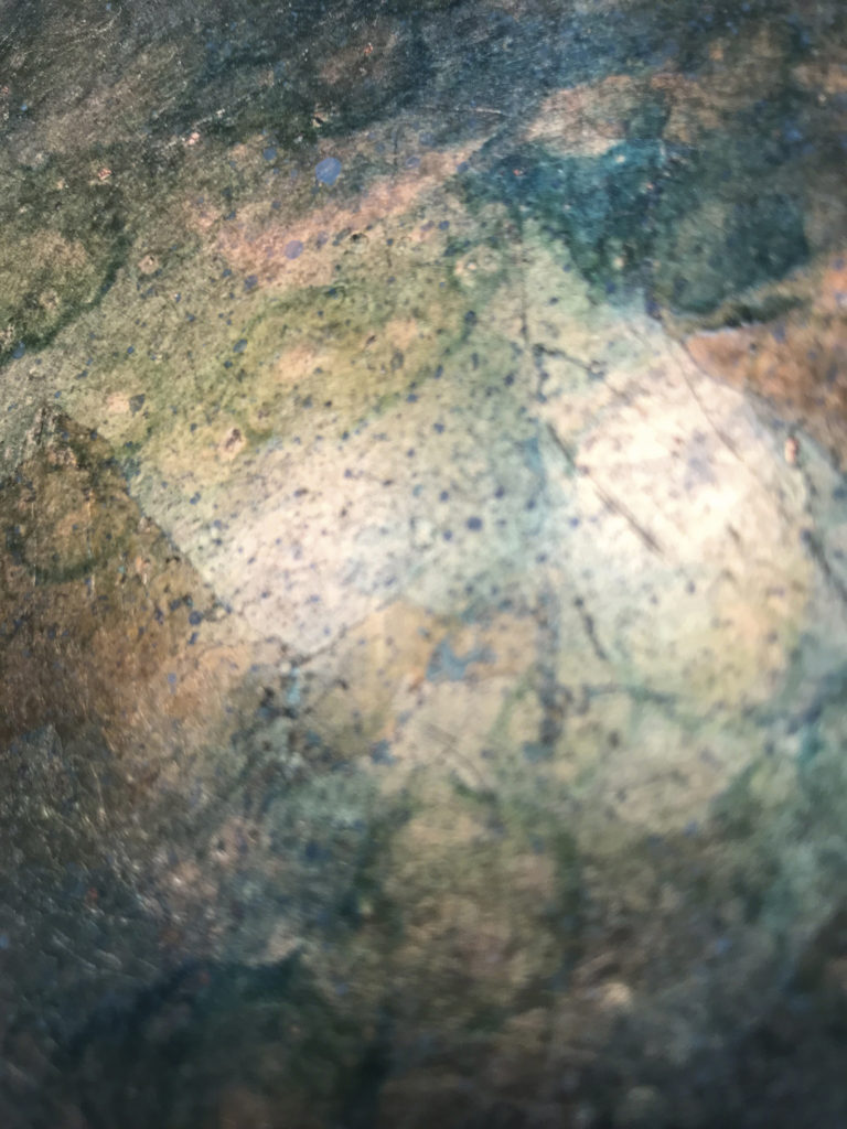 Finitura realizzata con verniciatura effetto ossidato, studiata per ricreare una superficie invecchiata e materica con sfumature naturali. Una lavorazione ideale per elementi architettonici e arredi che richiedono un carattere deciso e un’estetica autentica.